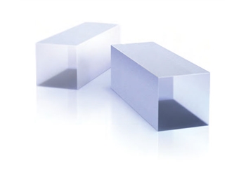 β barium borate crystals (10 x 10 x 0.1 mm3)